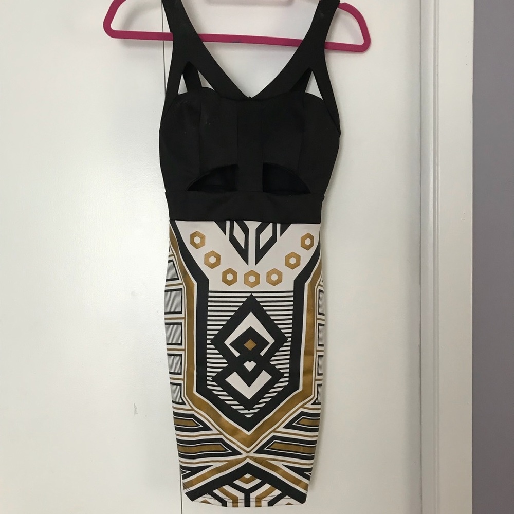 BEAUTIFUL UNIQUE DRESS